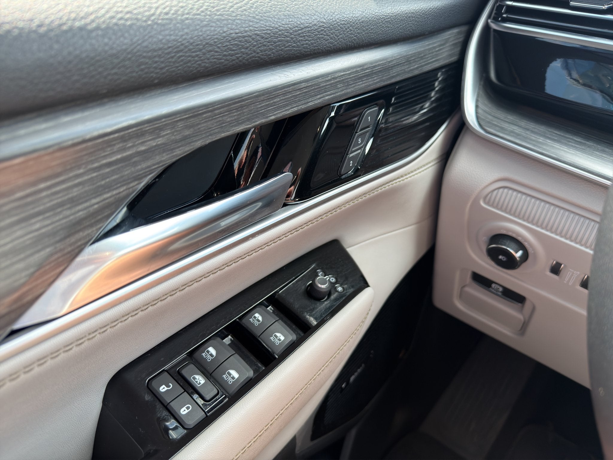 2023 Jeep Wagoneer L Series III