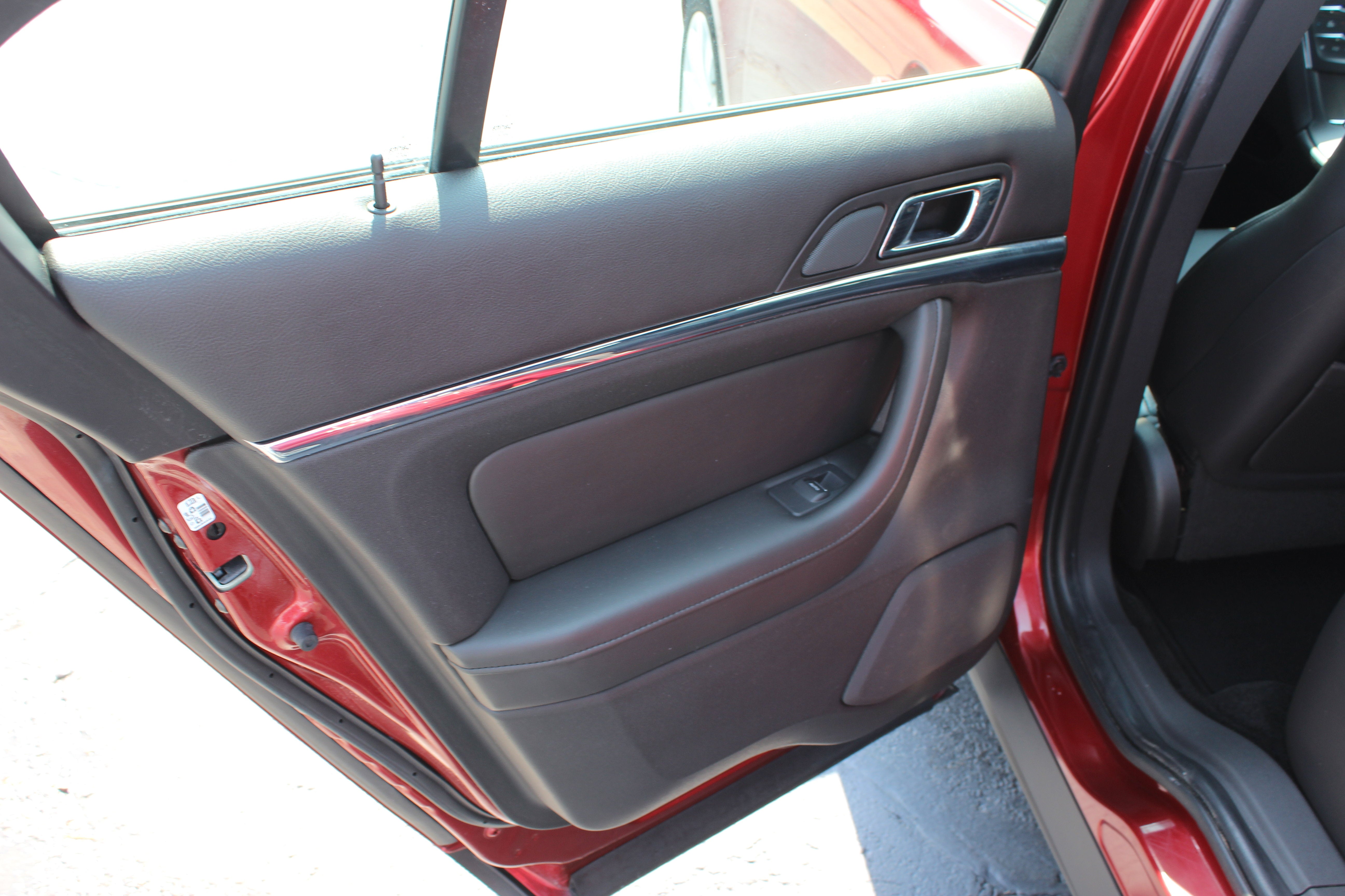 2013 Lincoln MKS Base