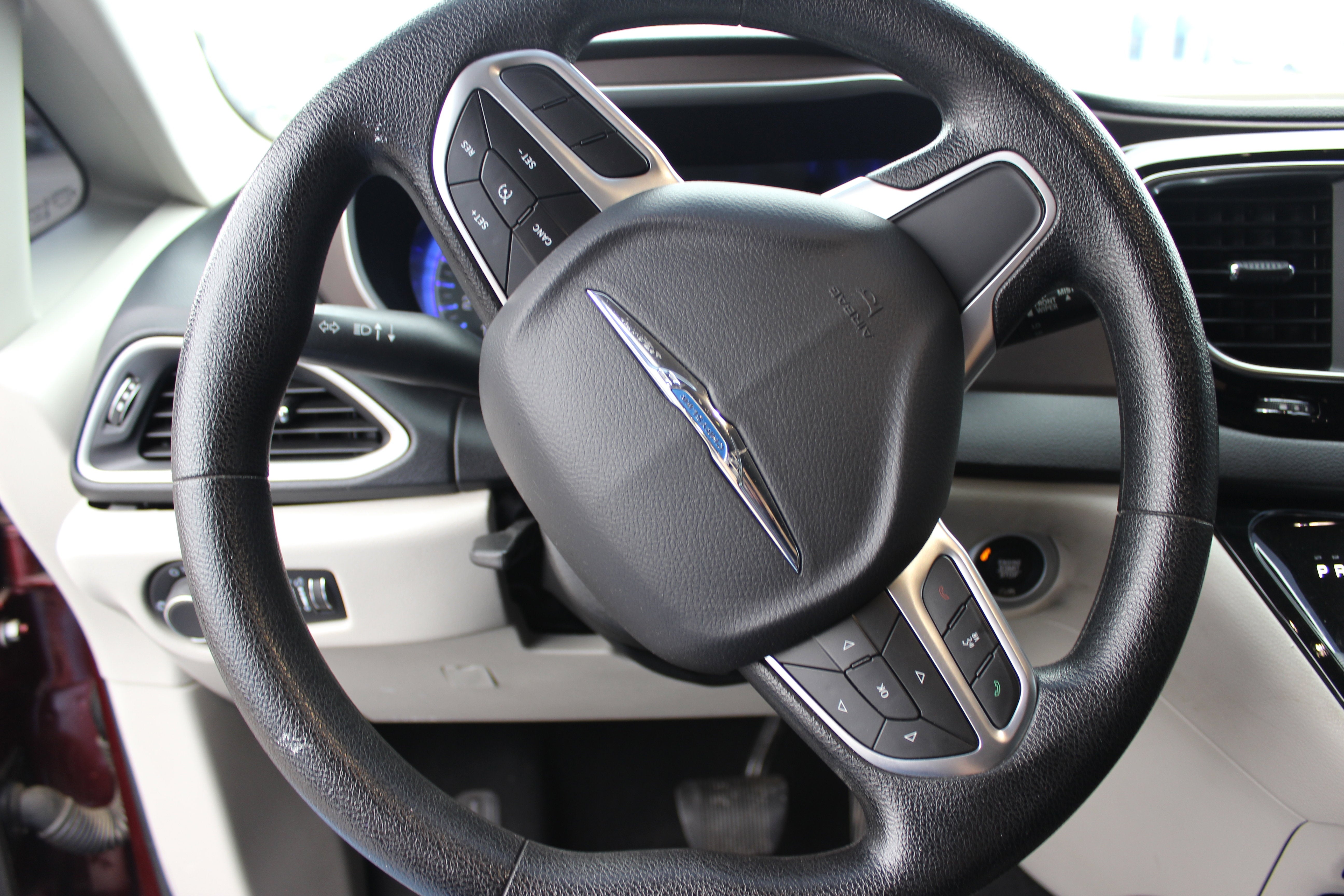 2020 Chrysler Voyager LXI