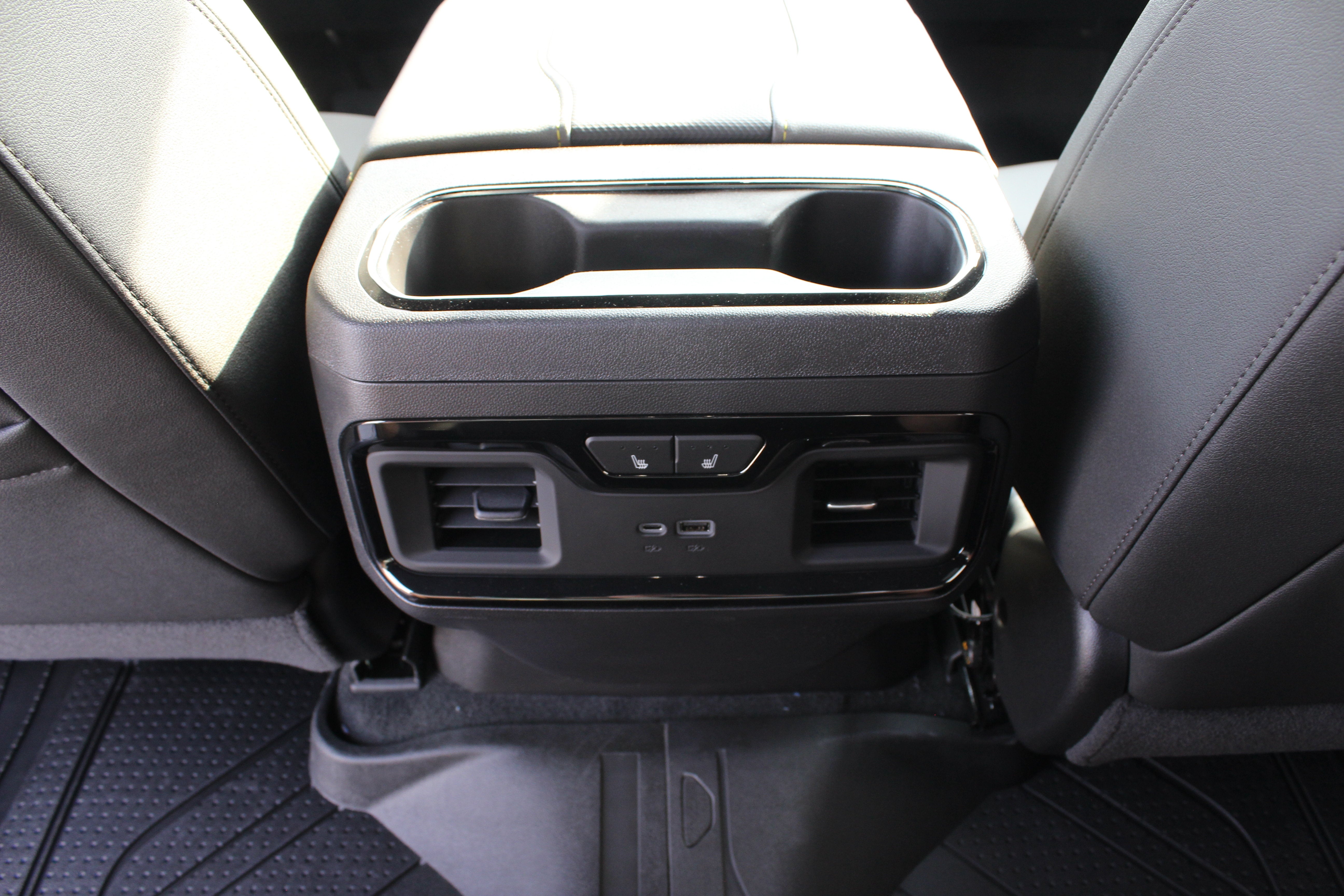 2026 Chevrolet Silverado 1500 ZR2 - Photo 13