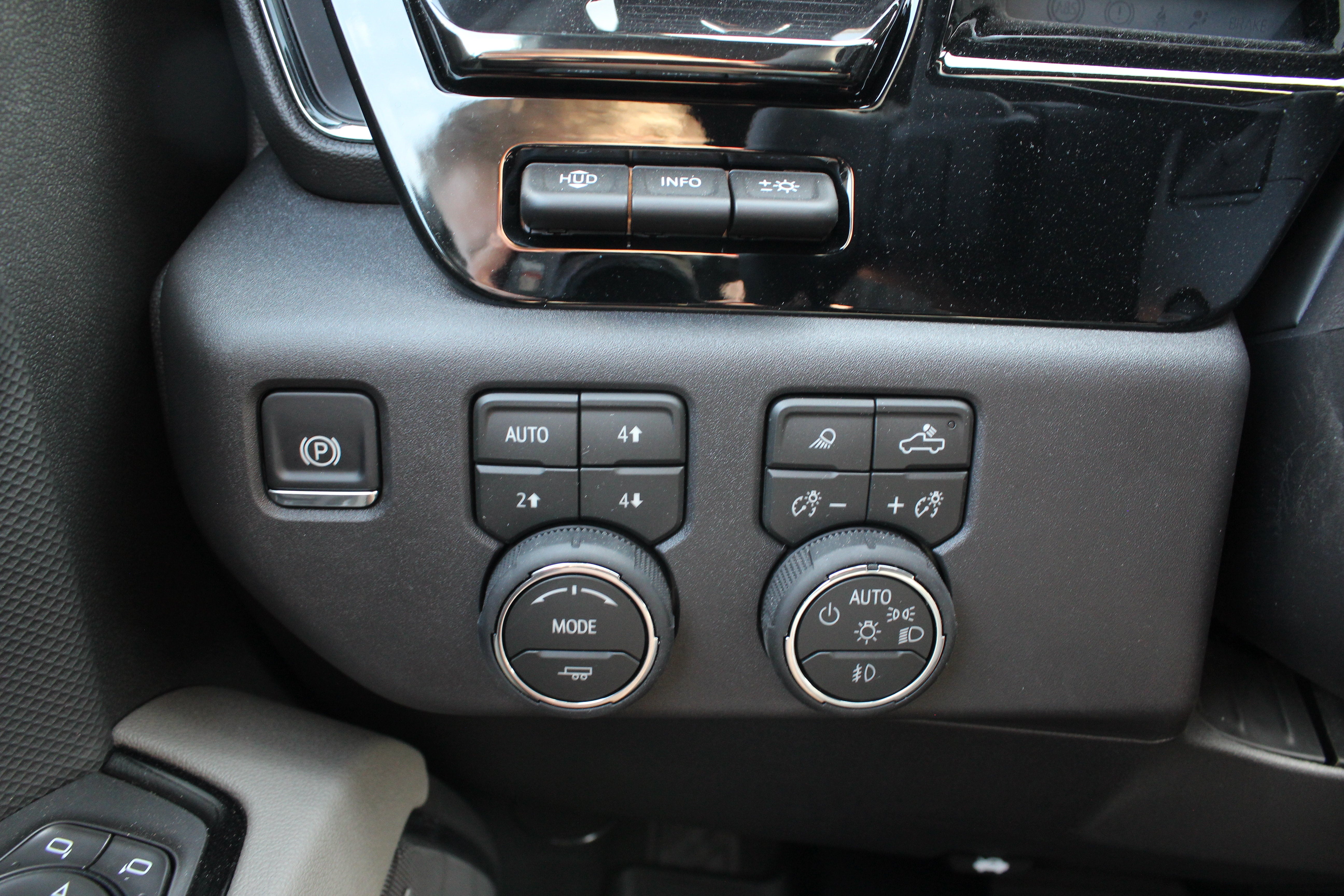 2026 Chevrolet Silverado 1500 ZR2 - Photo 17