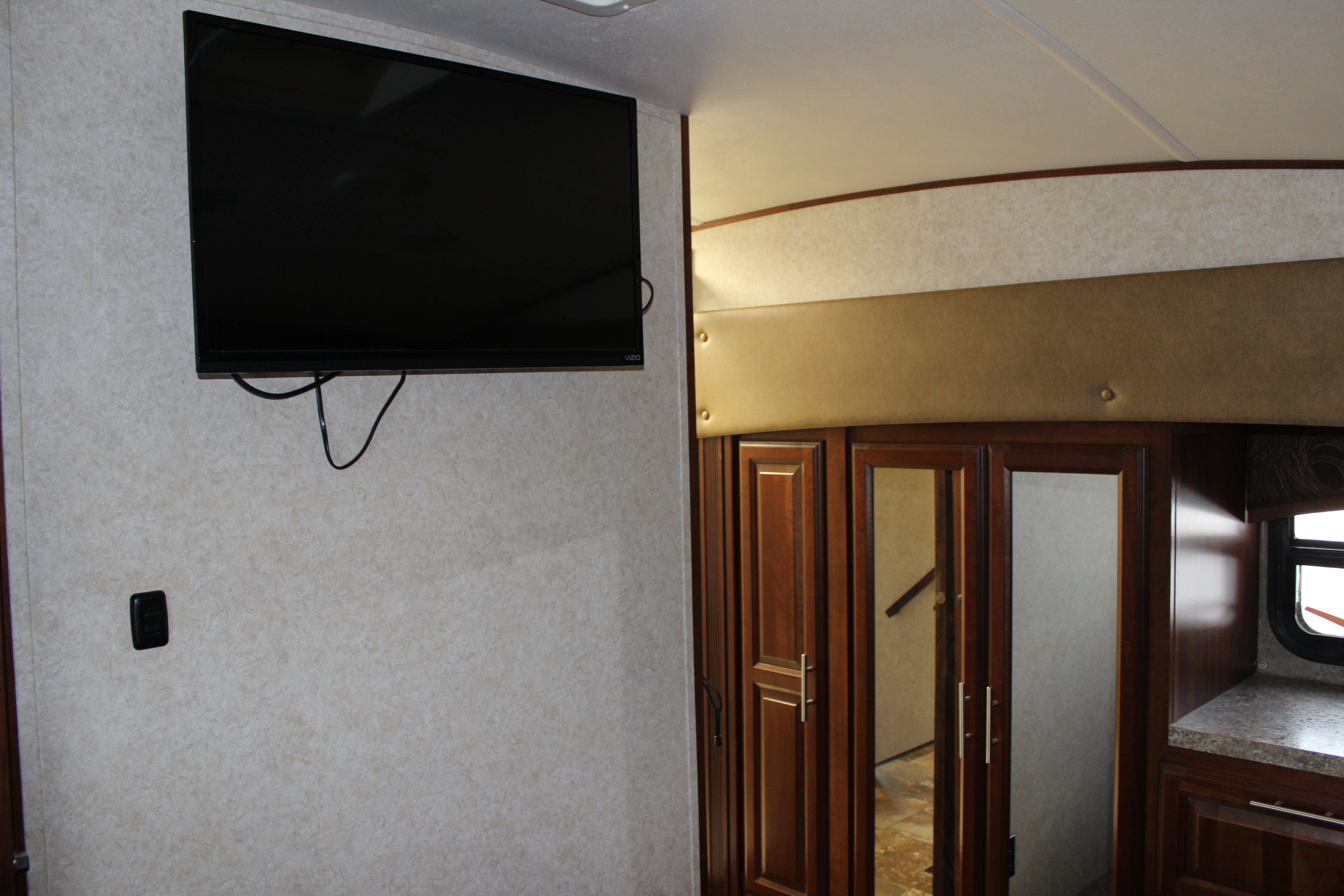 2014 FOREST RIV Wild Cat Base