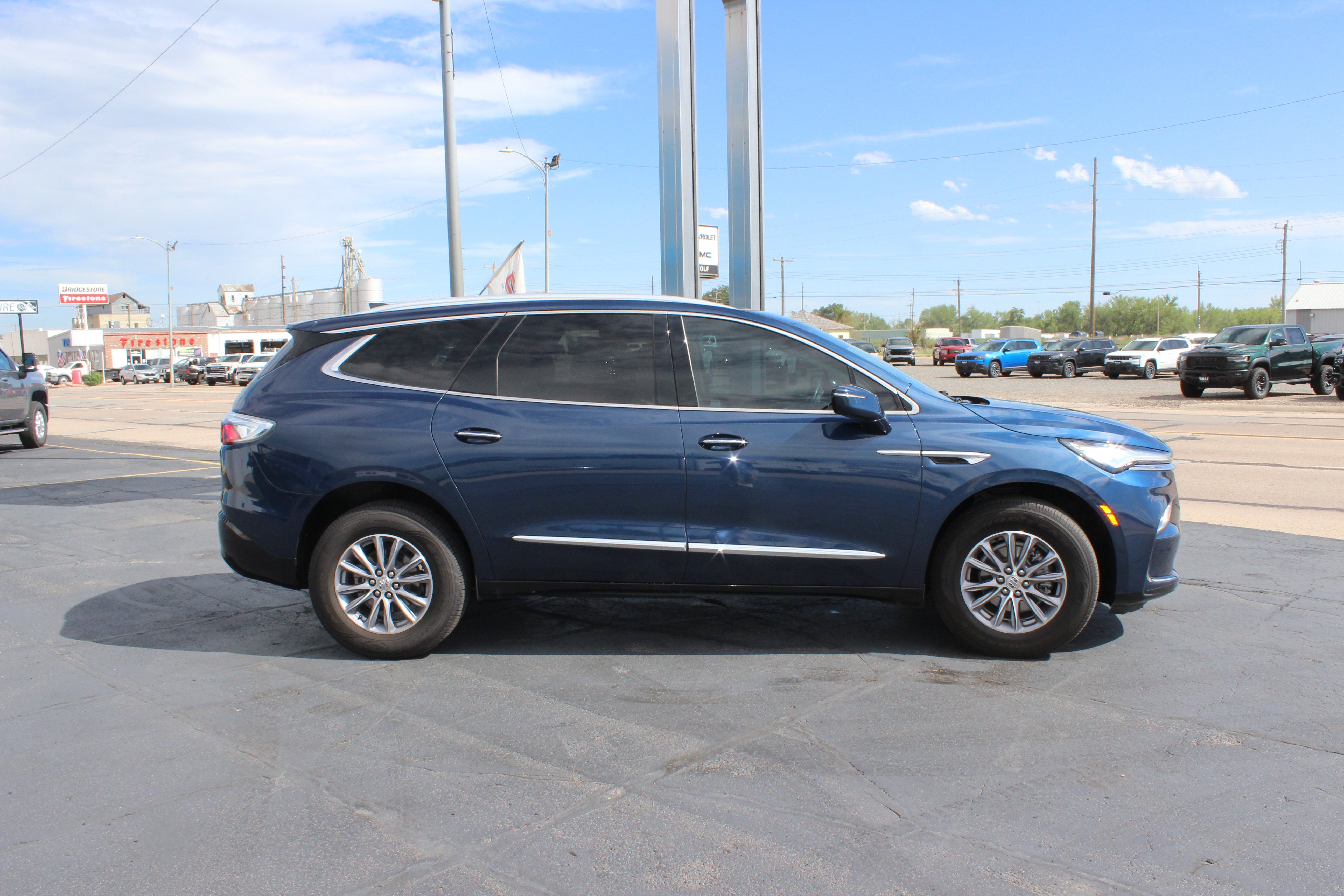 2023 Buick Enclave Essence